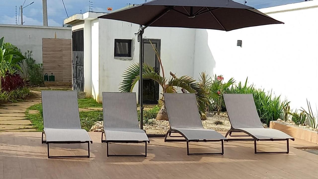 Villa Bolati, avec piscine, jacuzzi, jardin et vue Bonoua Esterno foto