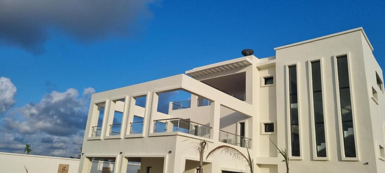 Villa Bolati, avec piscine, jacuzzi, jardin et vue Bonoua Esterno foto
