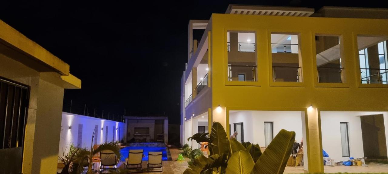 Villa Bolati, avec piscine, jacuzzi, jardin et vue Bonoua Esterno foto