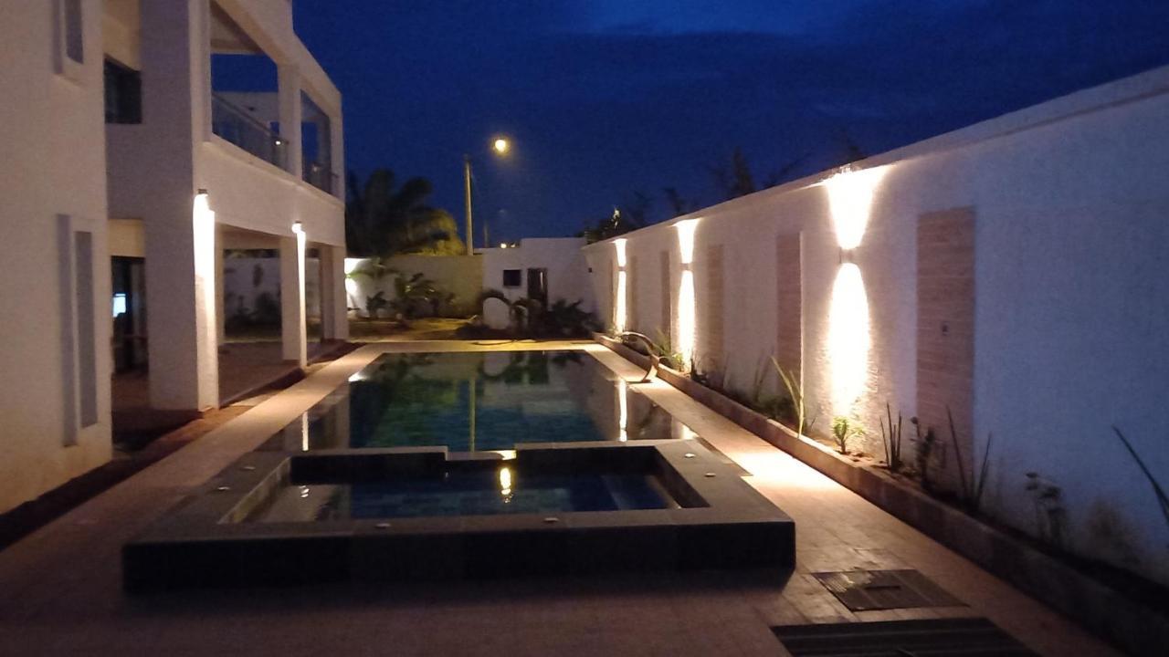 Villa Bolati, avec piscine, jacuzzi, jardin et vue Bonoua Esterno foto