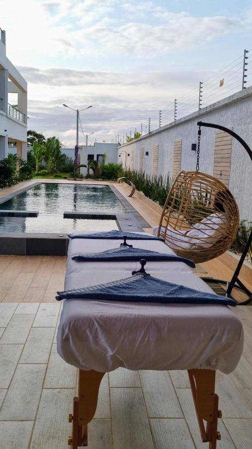 Villa Bolati, avec piscine, jacuzzi, jardin et vue Bonoua Esterno foto